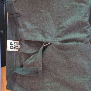 Op Haneen- Grey school pants with cargo pockets and strings